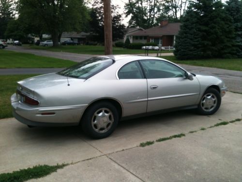 1998 buick riviera base coupe 2-door 3.8l