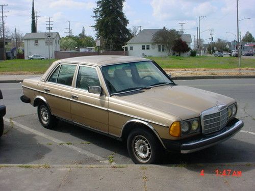 1983 mercedes benz 300 d 123 car