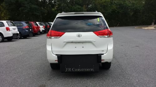 2014 toyota sienna wheelchair handicapped accessible mobility van