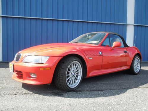 2001 bmw z3 roadster convertible 2-door 3.0l ***like new** must see** no reserve