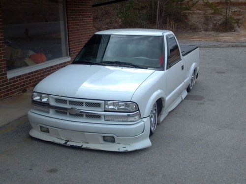 S-10 truck bagged air system with ground effects.