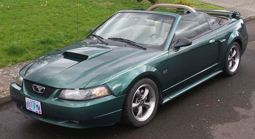 2001 ford  mustang gt v8 convertible with lots of performance upgrades!