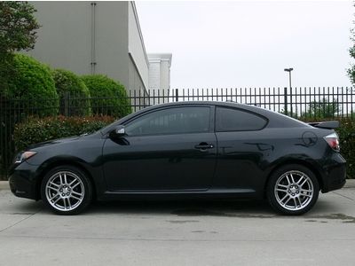 2008 scion tc coupe cd player panoramic moon roof rear spoiler