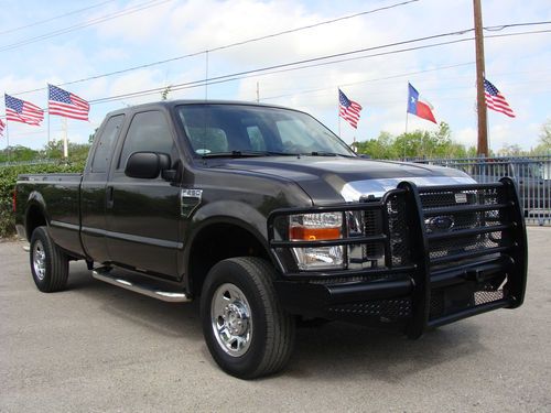 Extended cab 4-door 5.4l 4x4 long bed 1owner