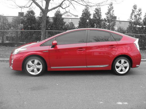 2011 toyota prius package five w/ adavnaced tech