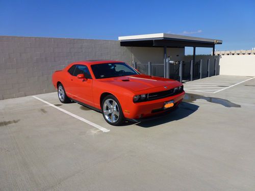 2010 dodge challenger r/t coupe 2-door 5.7l