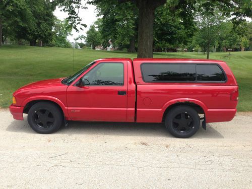 1996 chevy s-10 ss in candy apple red regular cab pickup truck w/ topper zq8