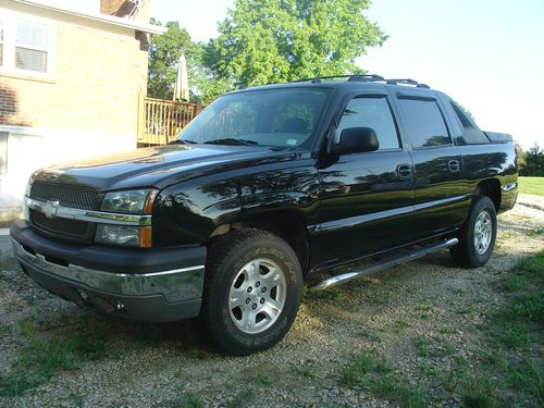 2004 avalanche /super low miles/loaded
