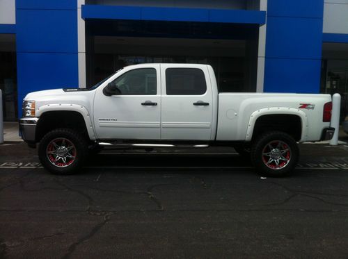 2013 chevy 2500 " lifted "