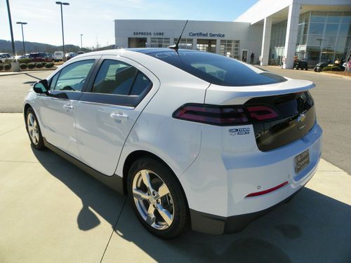 find-new-2012-chevrolet-volt-base-hatchback-4-door-1-4l-tax-credit