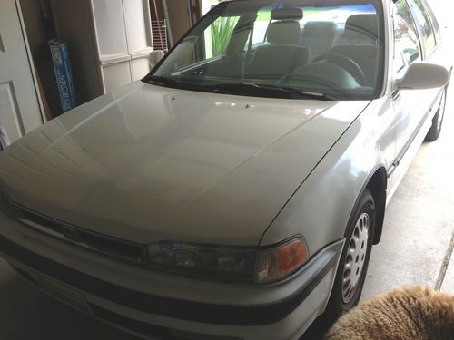 1993 honda accord  automatic lx - drives excellent - low miles