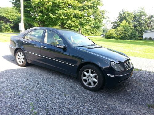Mercedes benz c 320 great  condition runs well. driven for 4 yrs. no problems
