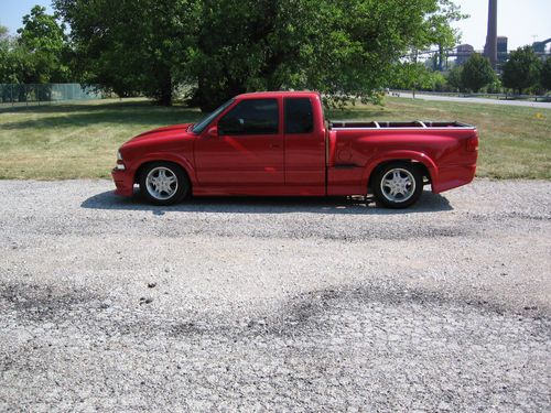 2000 chevy s-10 extcab truck red with air bags and switch's