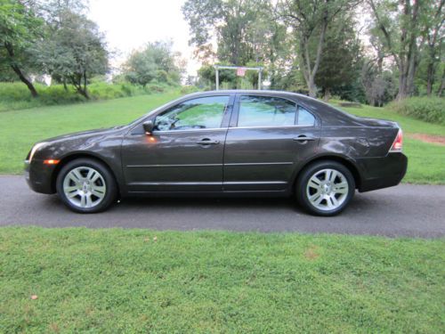 2006 ford fusion - 5,930 real miles, sel v6, auto, leather, moonroof, power.
