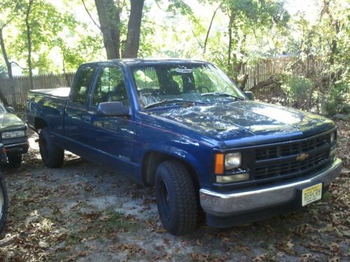 Chevy cheyenne extended cab pick up (parts truck