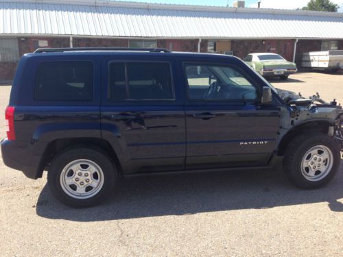 2012 jeep patriot repairable only 38 mi., clean title- not a salvage