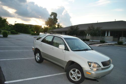 2000 lexus rx300 awd 3.0l 125k,leather,currnt pa inspection,gr8 cond,runs smooth
