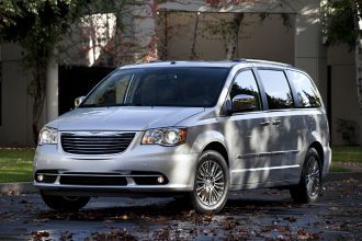 2011 chrysler town & country touring