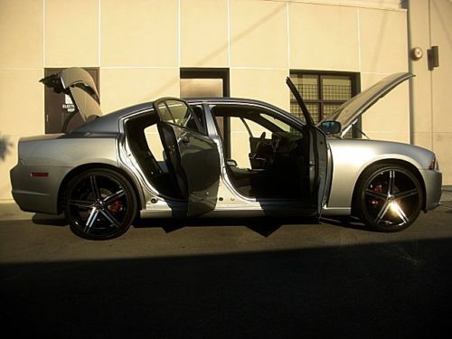 Sell used 2014 Dodge Charger 3.6 Liter 22" Wheels & Tires ...