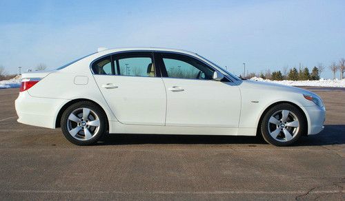 2005 bmw 525i - e60 - alpine white - heated seats - park sensors - super clean!