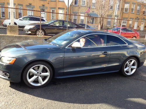 Audi s5 2008 mint condition gray with red interiors  premium package  manual