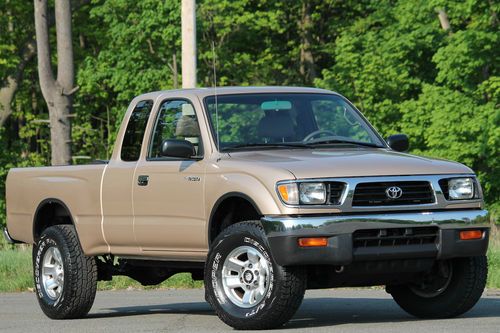 1997 toyota tacoma extended cab 4x4 2.7l 5-spd a/c cruise clean carfax rare 93k!