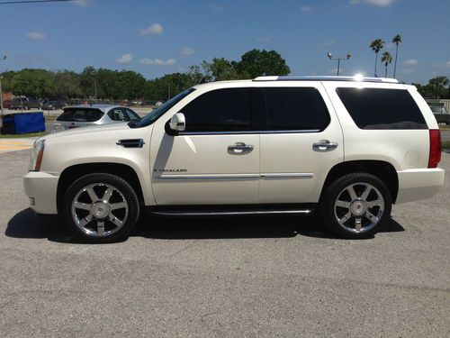 Only 30.000 miles - 2009 cadillac escalade 2wd luxury