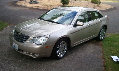 2008 chrysler sebring limited 3.5l, gold, fully loaded, very low mileage