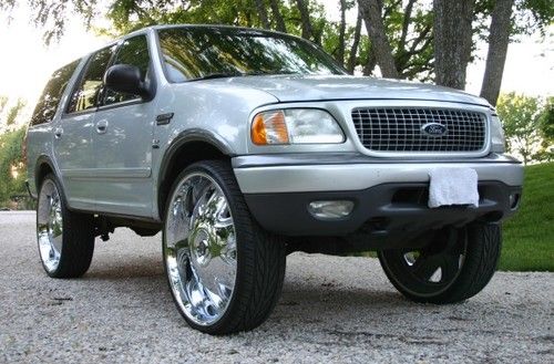 2000 ford expedition 32" dub wheels w/ floating center caps beats tv donk 104kmi