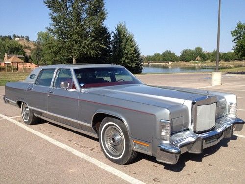 1979 lincoln continental 6.6l v8 4-door less than 16,000 miles perfect condition