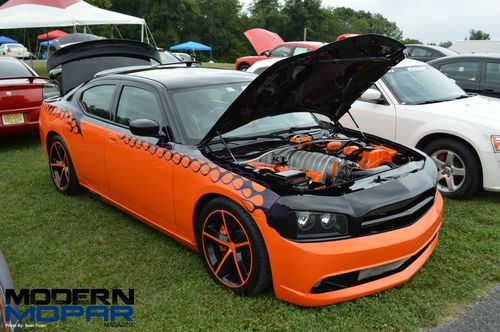 2006 dodge charger srt8 sedan 4-door 6.1l