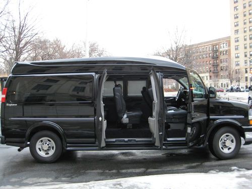 custom 9 passenger vans