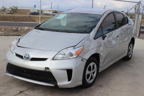 2013 toyota prius damaged salvage economical like new gas saver export welcome!!