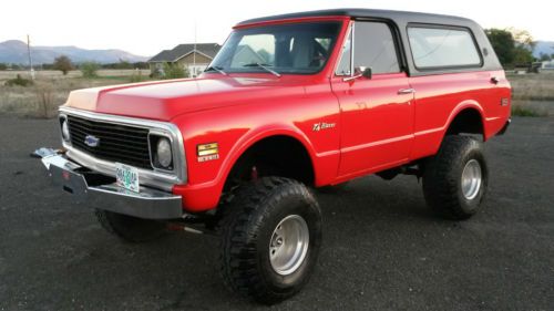1972 chevy blazer, new paint,new upholstery,lift,runs and drives great,350/350