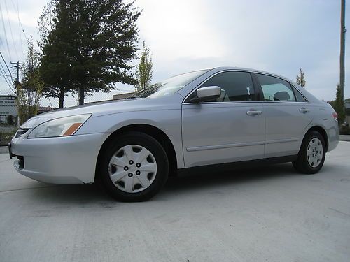 No reserve! 1-owner! clean carfax! 31 mpg! runs great! sedan sdn 4dr fwd