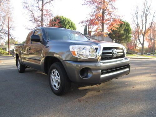 2010 toyota tacoma access extended cab pickup 4-door 2.7l only 53k miles!