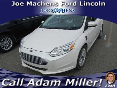 Ford focus electric 5dr hb low miles electric white