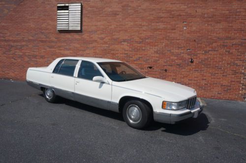 1996 cadillac fleetwood sedan 4-door 5.7l low miles rare