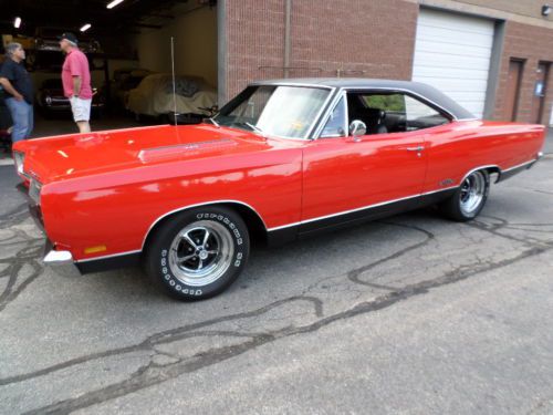 1969 plymouth gtx base 7.2l 6,000 miles complete restoration very nice!!