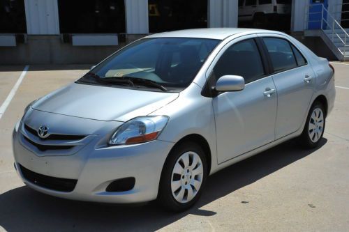Toyota yaris / only 10k original miles / 1 owner / 35 mpg avg / auto / clean car