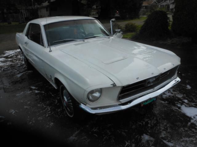Ford mustang coupe