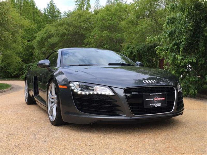 2009 audi r8 base coupe 2-door