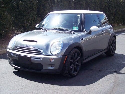 2003 mini cooper s , supercharged, leather, 6 speed, must see, mint