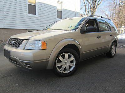 2006 ford freestyle se**3rd row seat**etnertainment**affordable**warranty