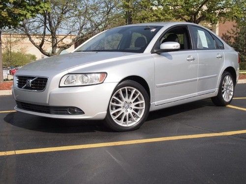 Very clean s40 2.4i heated seats sunroof carfax certified well maintained