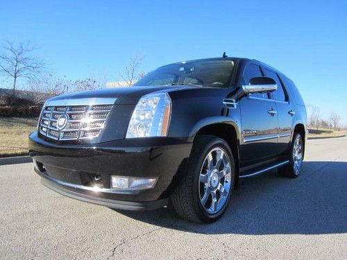 Escalade awd leather htd cooled seats 8 passenger nav sunroof dvd tow pkg clean