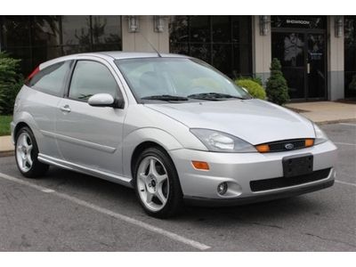 Very nice ford focus svt  high performance with 6speed svt wheels and tires