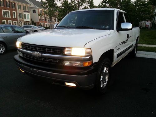 Very good shape ext cab silverado sl 4x4 running excellent drive it anywhere now