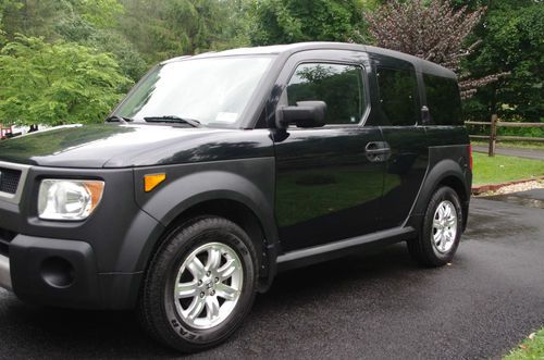06 honda element ex;  1 owner. awd.  excellent condition.  low reserve.
