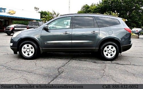 Used chevrolet travese 3rd row all wheel drive sport utility 4x4 suv we finance